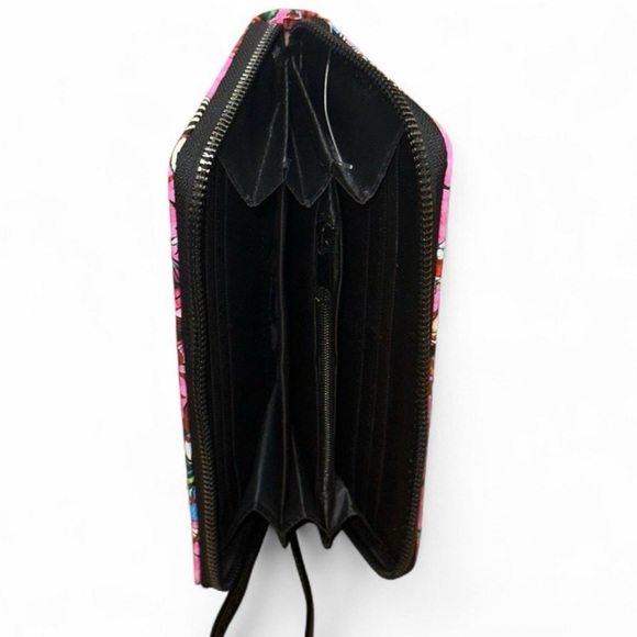 Ed Hardy NWT Love Kills Wallet With Wrist Strap - Picture 3 of 5